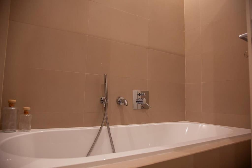 Roma, Gemelli Casa Eleganza, Resort Modernista Экстерьер фото